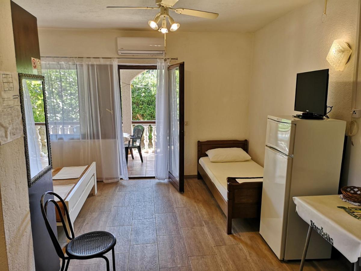 Apartments Mint Povljana - 50M From Sandy Beach Exteriér fotografie